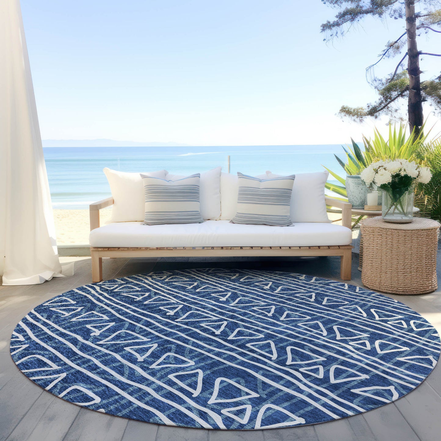 8' Navy Blue And Ivory Round Geometric Washable Indoor Outdoor Area Rug